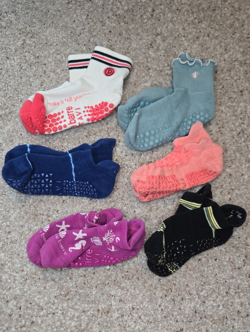 Set Of Grip Socks For Yoga, Barre, Pilates Size Small 5 To 7.5 Womens Shoe